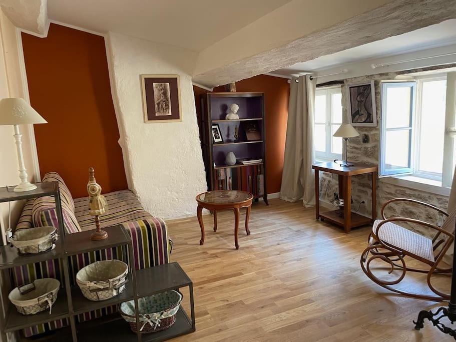 La Maison De Lea, Chambres D'Hotes De 14 Couchages Tournus Exterior foto