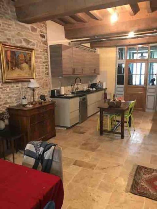 La Maison De Lea, Chambres D'Hotes De 14 Couchages Tournus Exterior foto